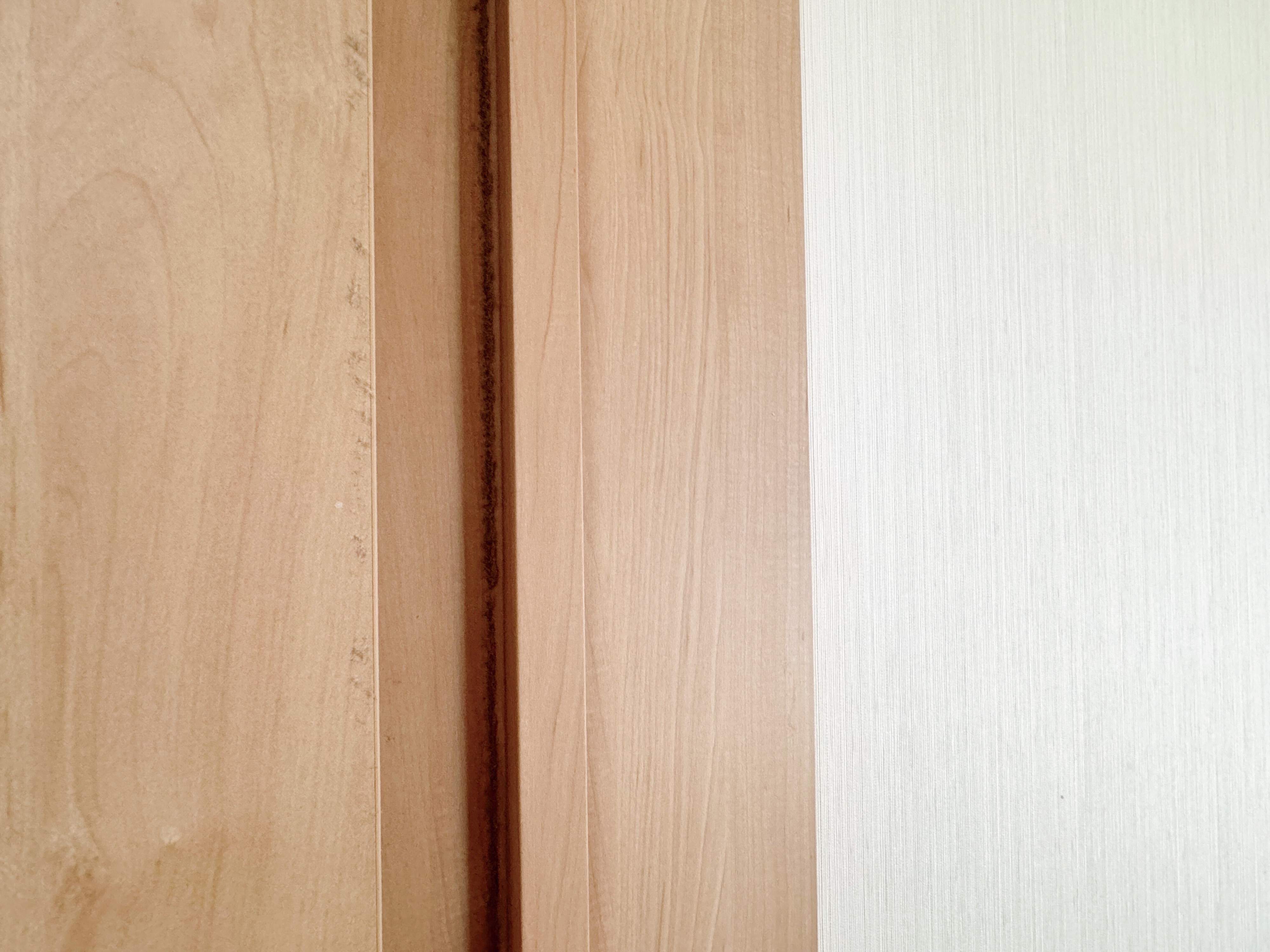 ドアの端の部分