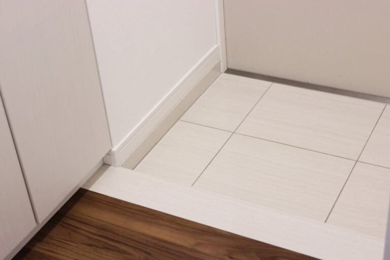 「玄関」が汚くなり始めるときのサインを年間500件の家事代行をこなす家事のプロが解説