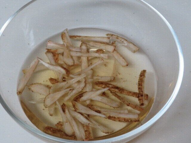 ゴボウのアク抜き