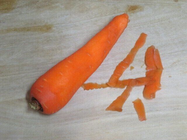 ニンジンの皮むき