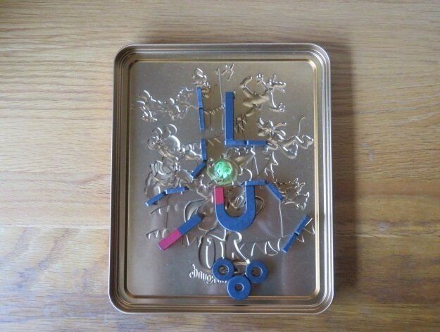 活用術2:ビー玉迷路づくりに