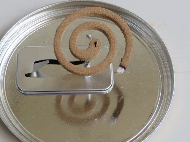 活用術3:蚊取り線香の受け皿に