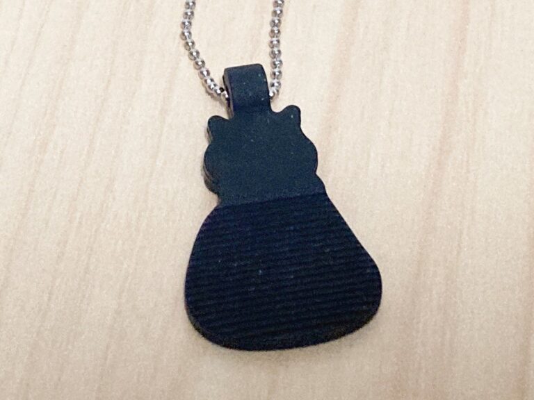 飛ぶように売れてる【セリア】「バッグに付けられる」超優秀人気グッズ3選