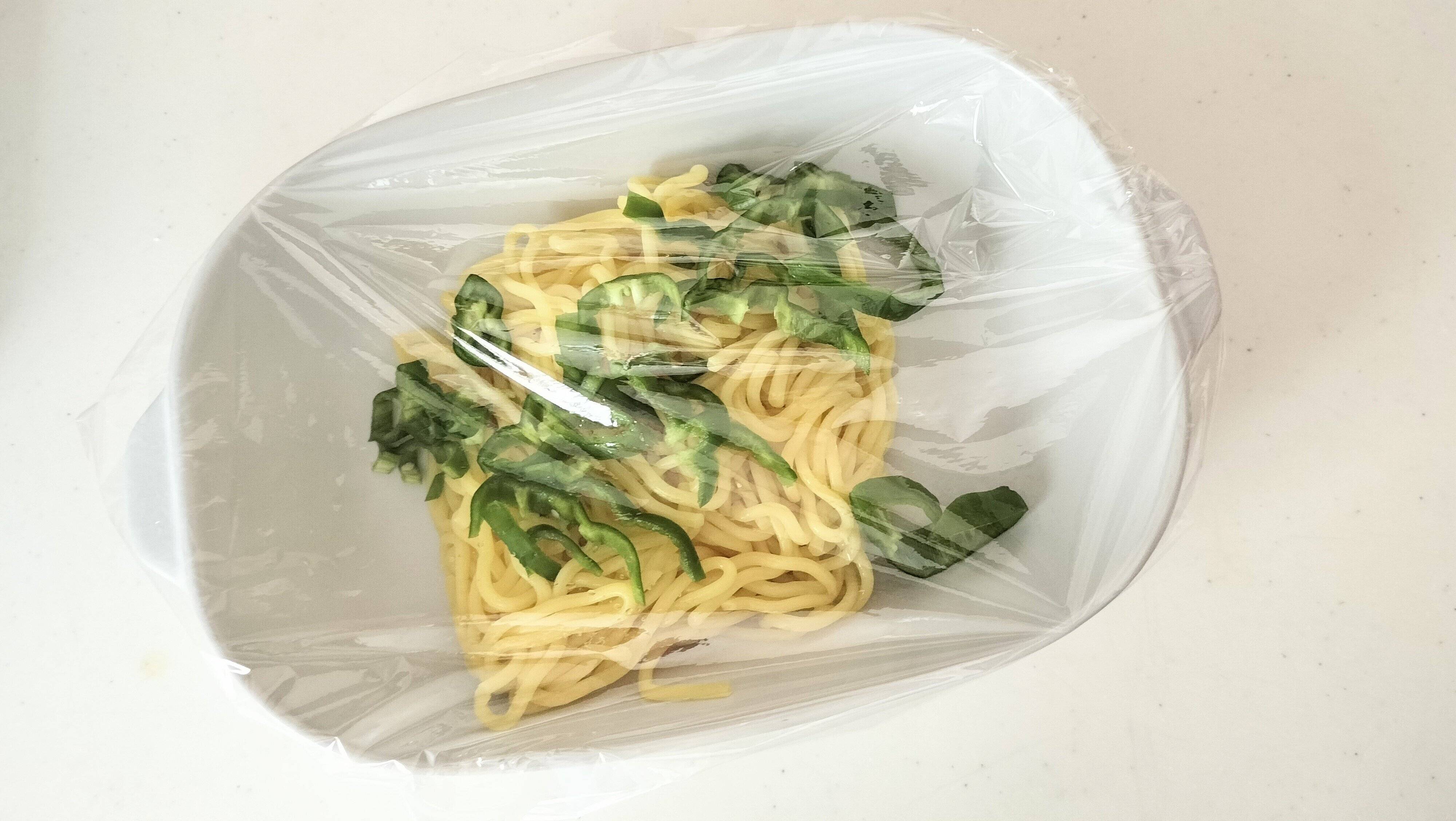 電子レンジで加熱する前の状態