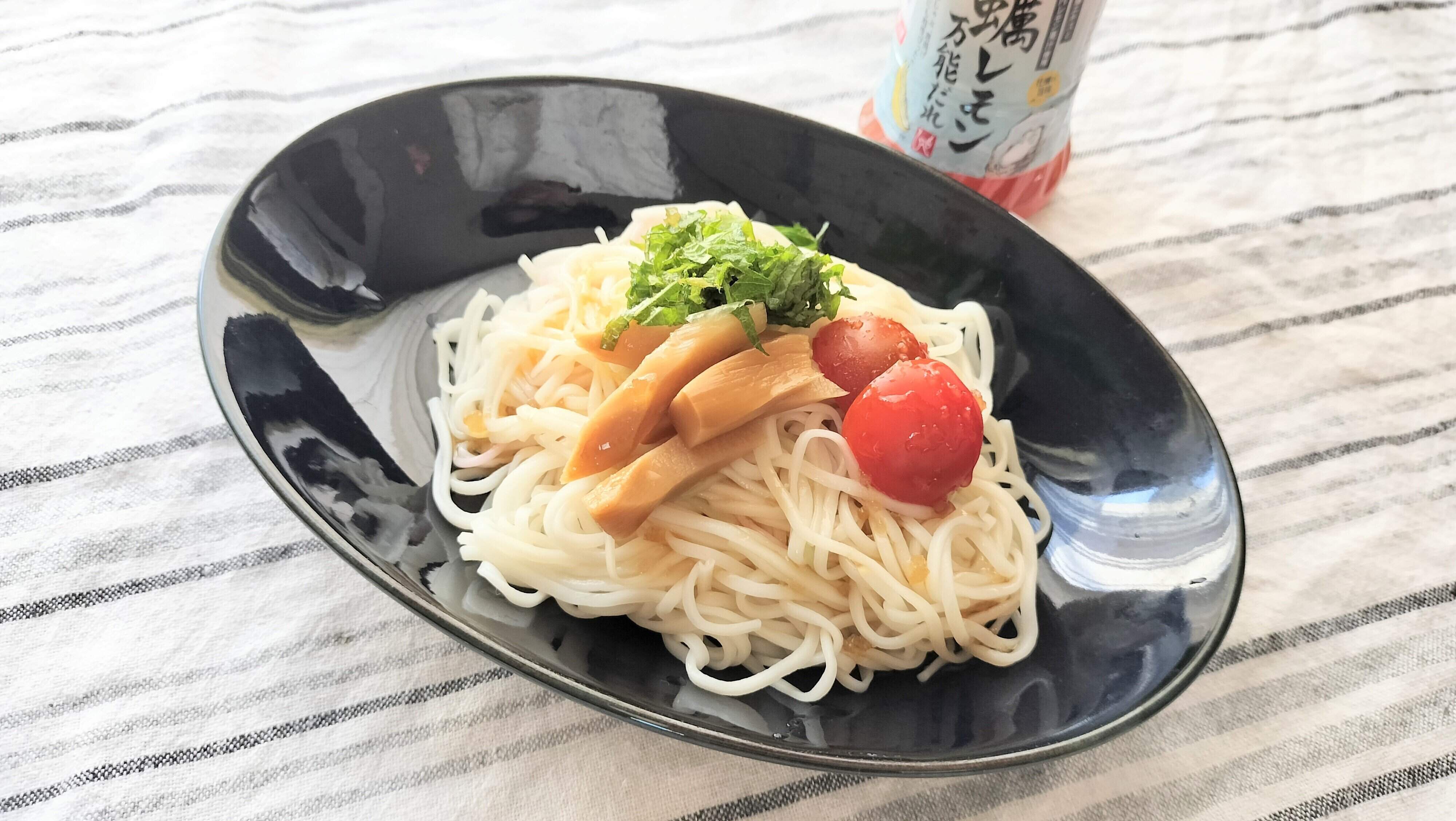 冷やしそうめんにかけて食べる