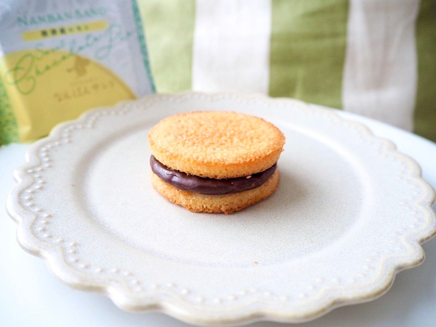 シャトレーゼ「なんばんショコラサンド 唐津産レモン」商品写真