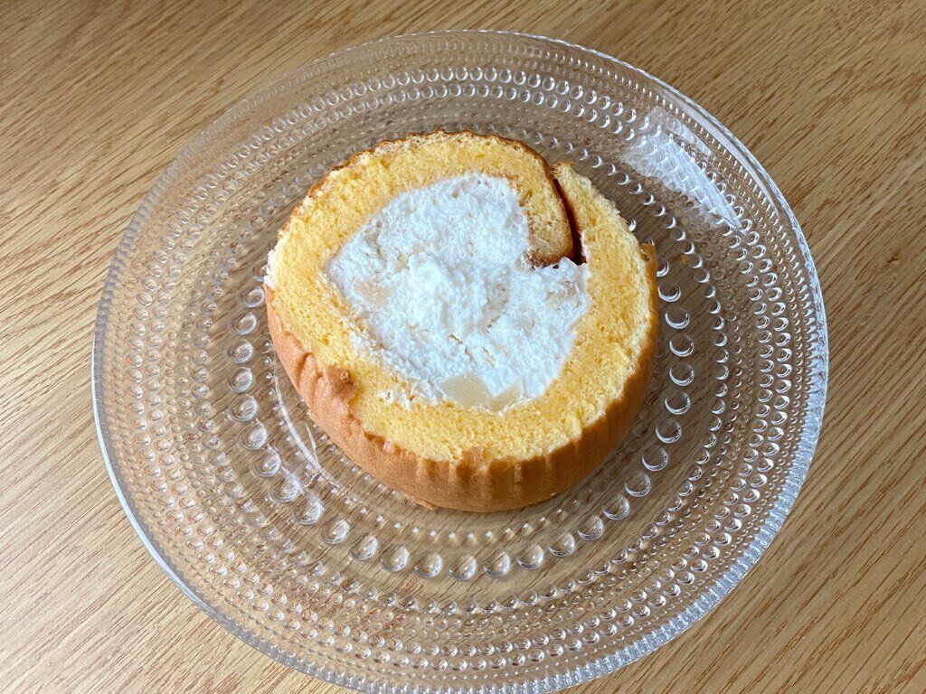 山梨県産白桃のふんわりロール