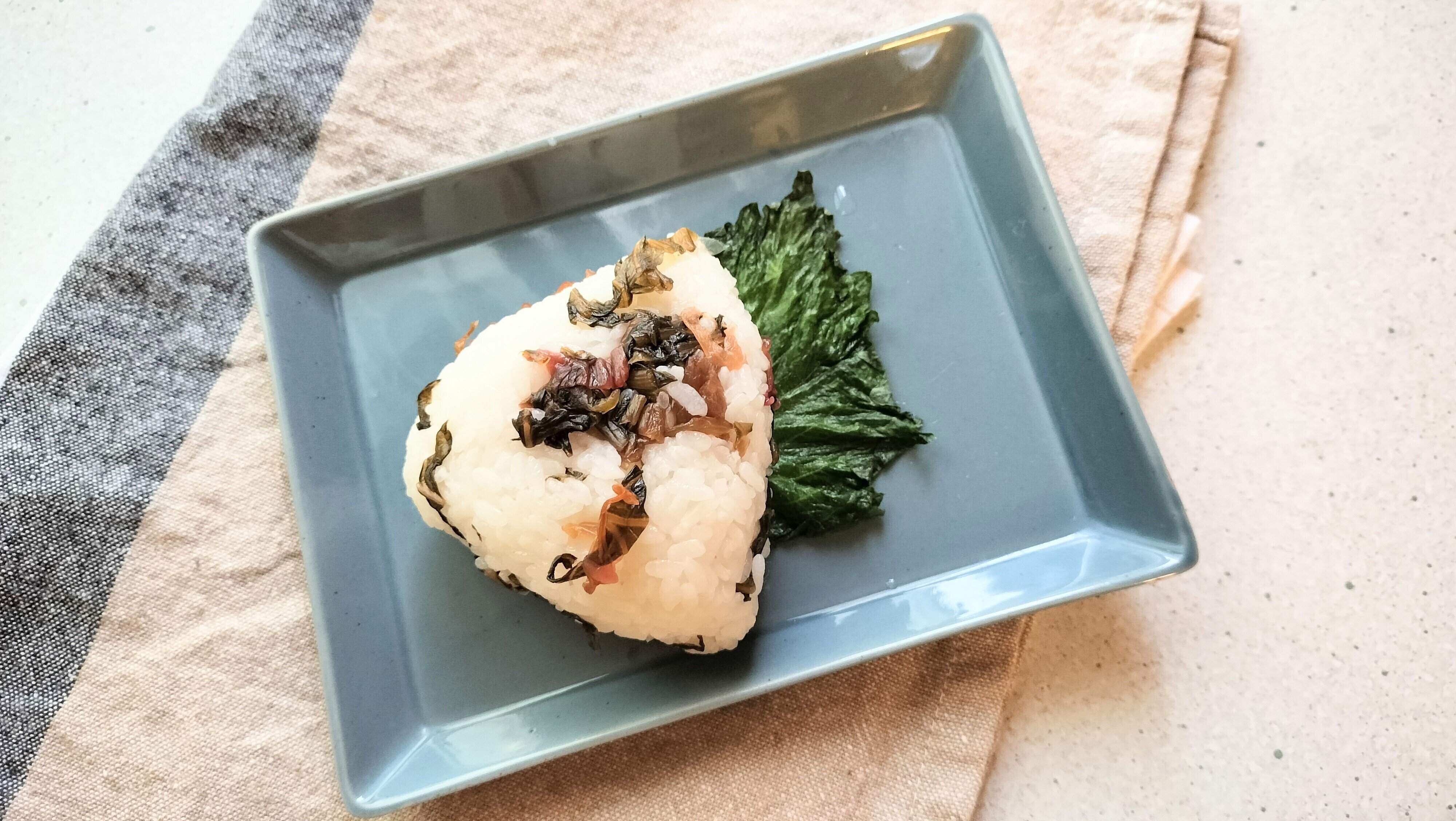 梅広島菜のおにぎり