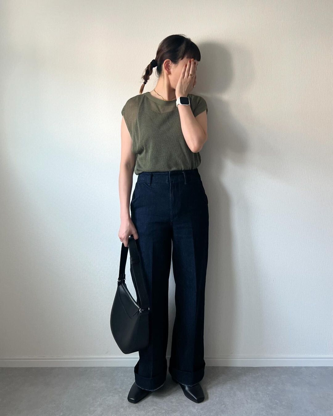 【ユニクロ】上品・着やせ効果絶大！話題沸騰中の「新作デニム」をチェック