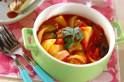 たっぷり野菜の煮込み団子