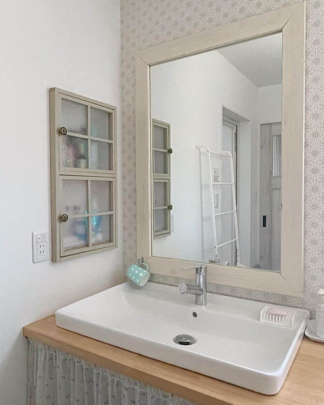 丸見えニッチはDIYで扉をつけてすっきり隠す