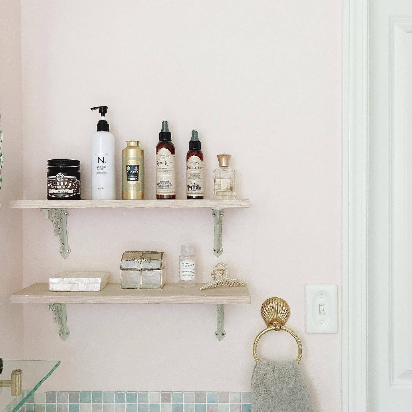 おしゃれな棚で気分があがるスペースに