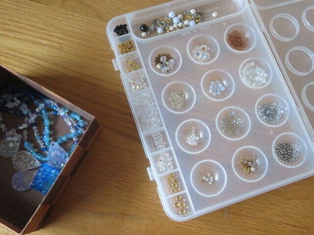 ビーズとビーズ作品