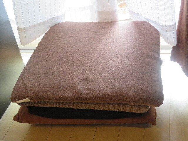 ざぶとんは多め