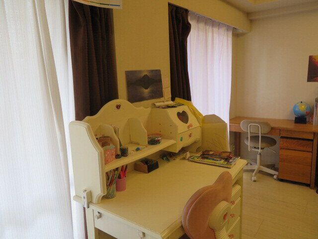 工夫2:学習机はリビングに