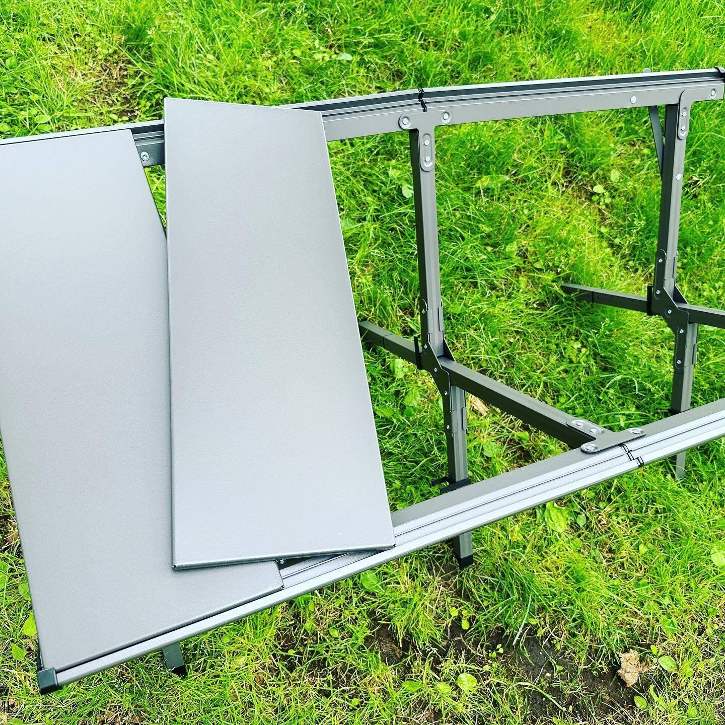 ひとつ持っておくと便利！「耐熱アルミキャンピングテーブル」