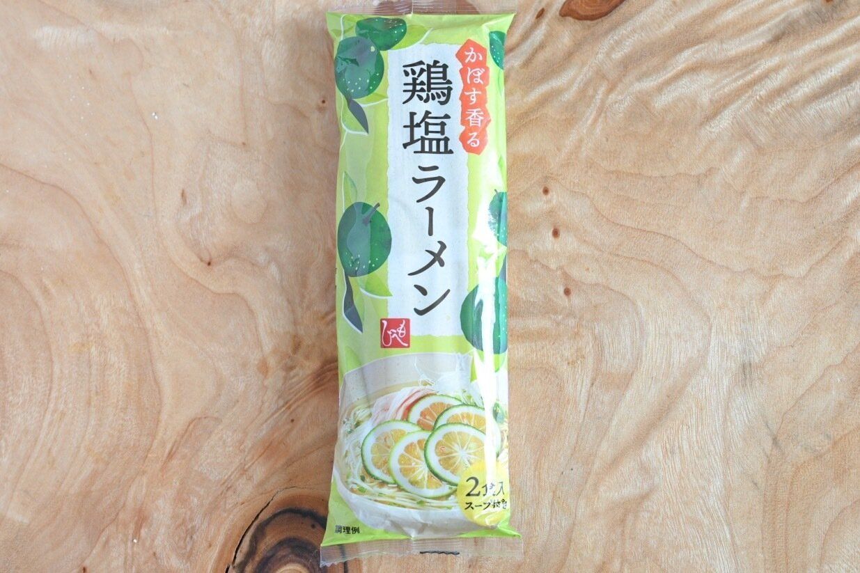 鶏塩ラーメンのパッケージ