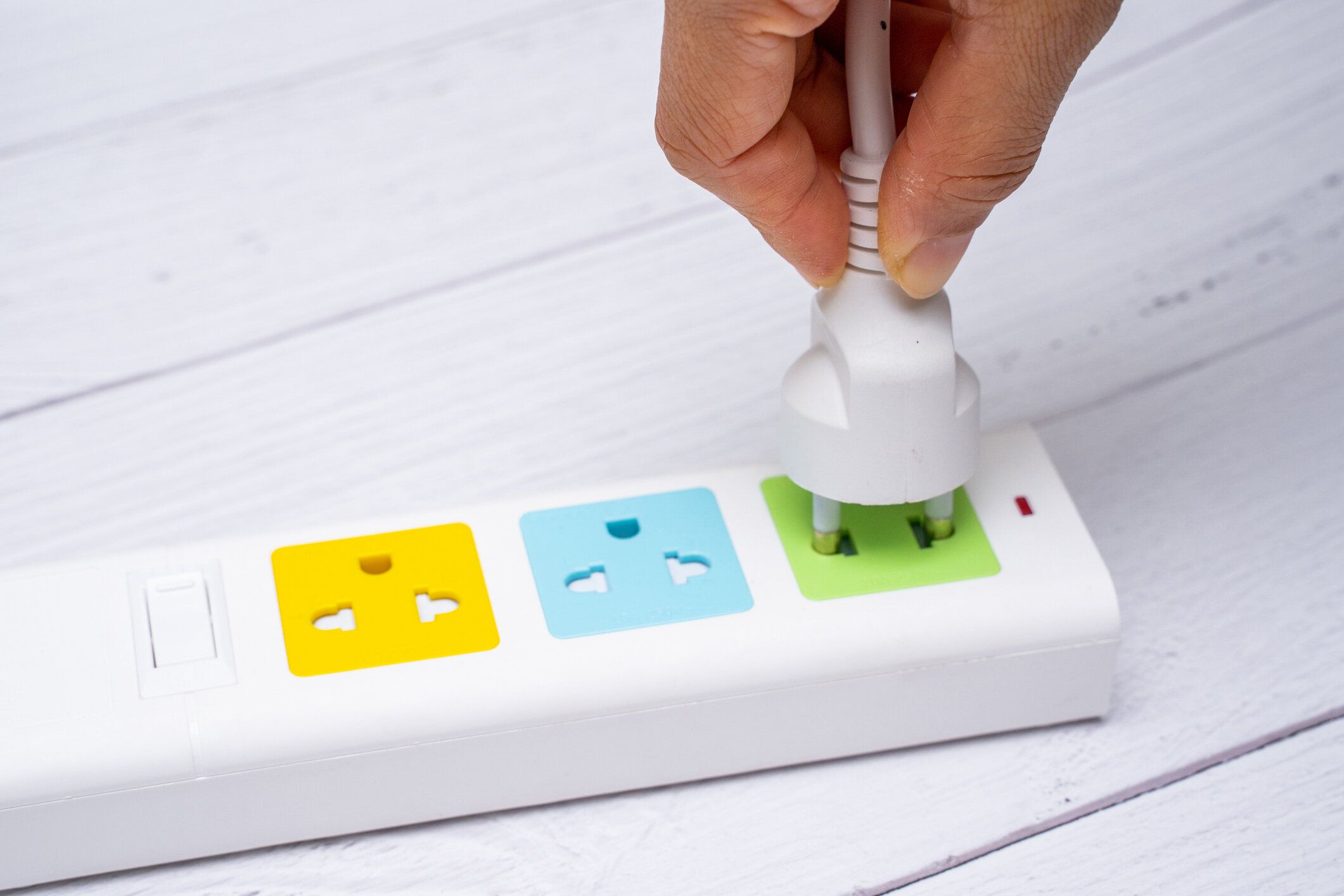 充電用のミューティプルソケットプラグ