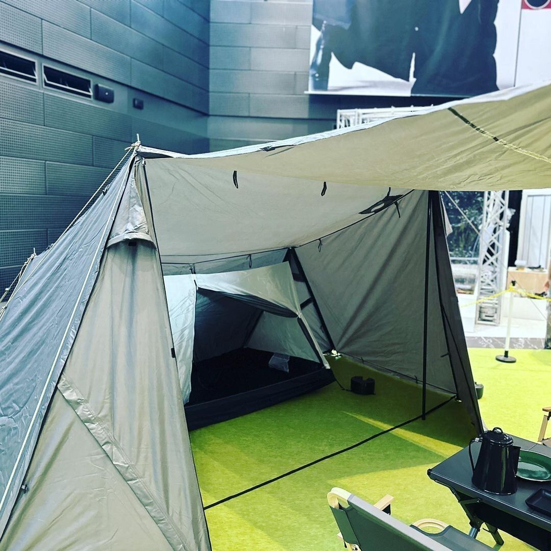 ワークマンの「耐久撥水スクエアシェルター」