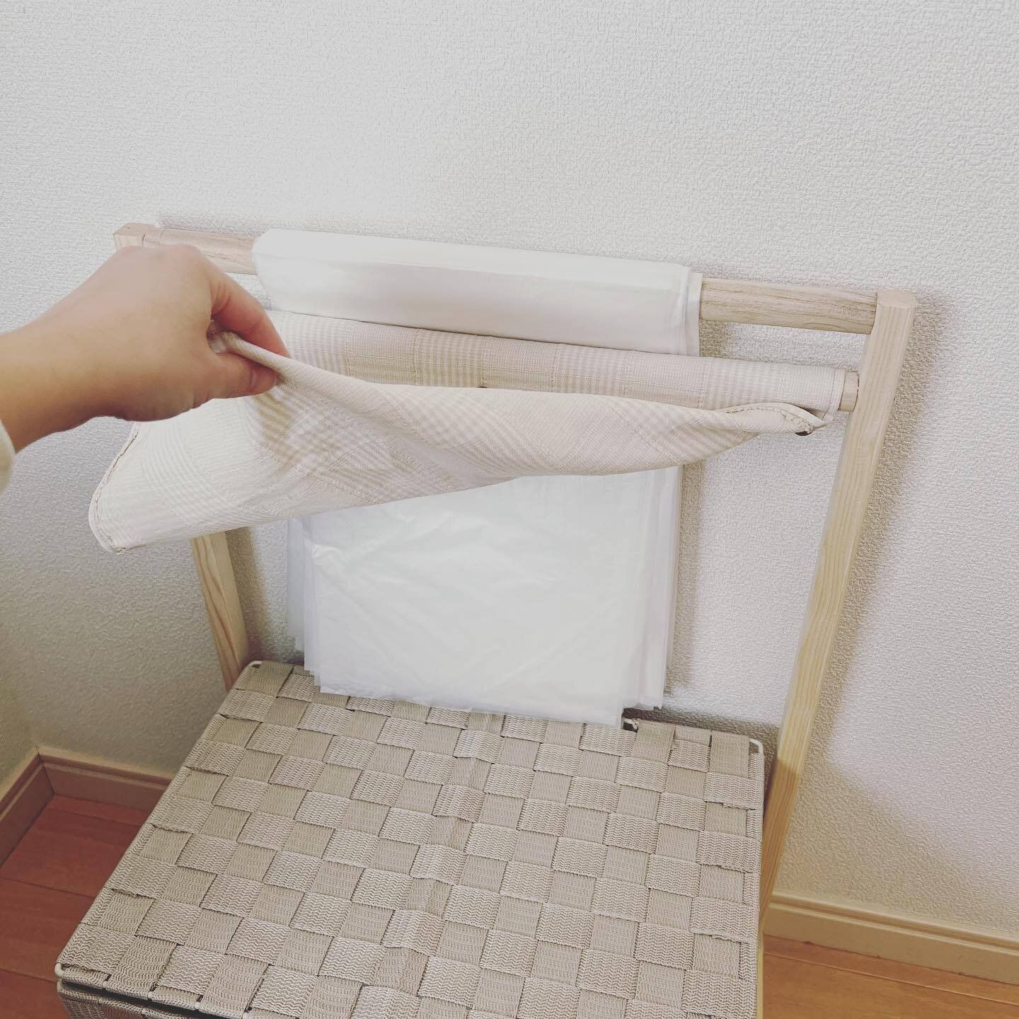 DIYしてオリジナルのレジ袋収納を作成