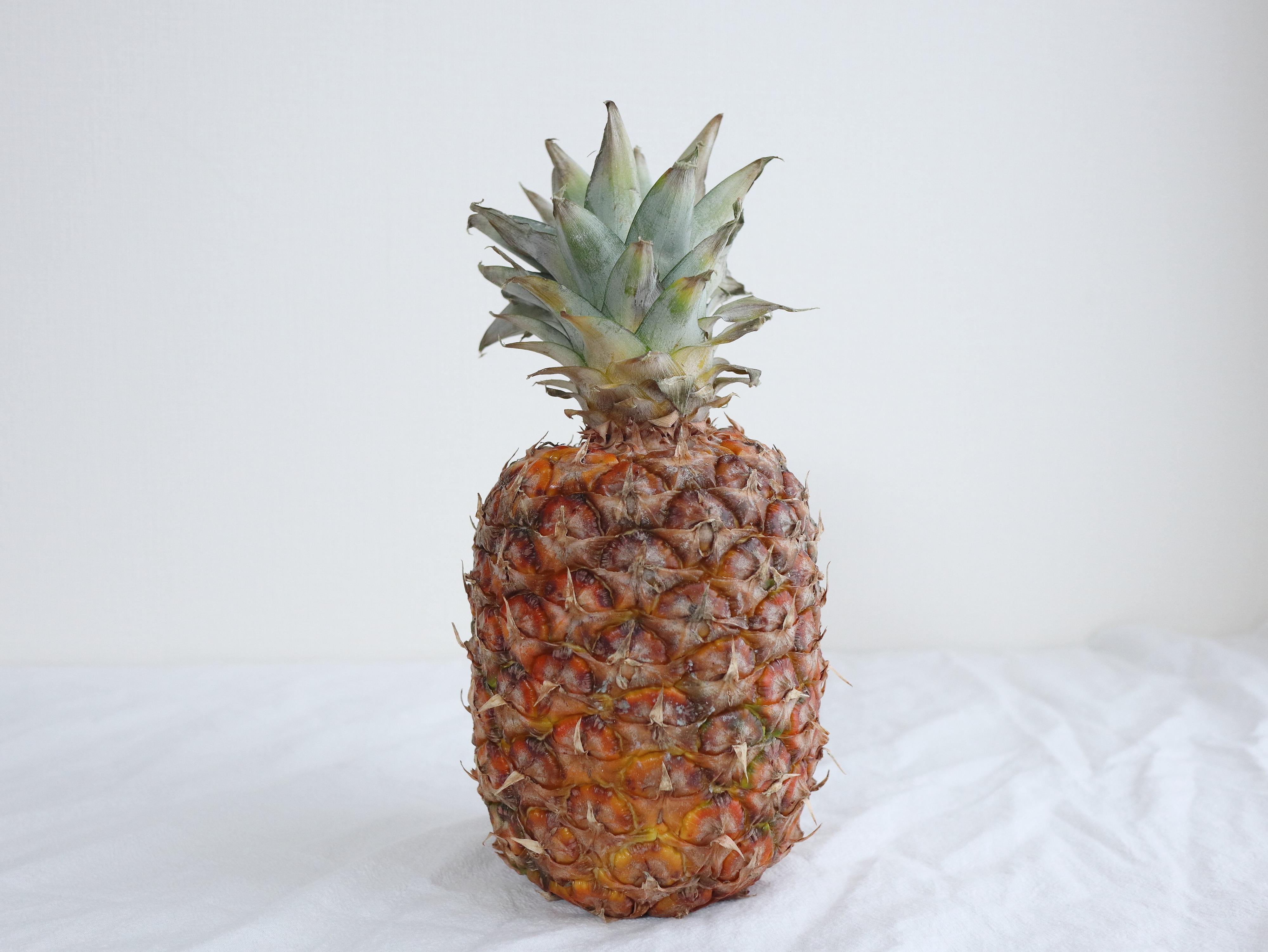 フルーツのプロが解説！パイナップルをスーパーで買うときにおいしいものを見分けるコツとは？