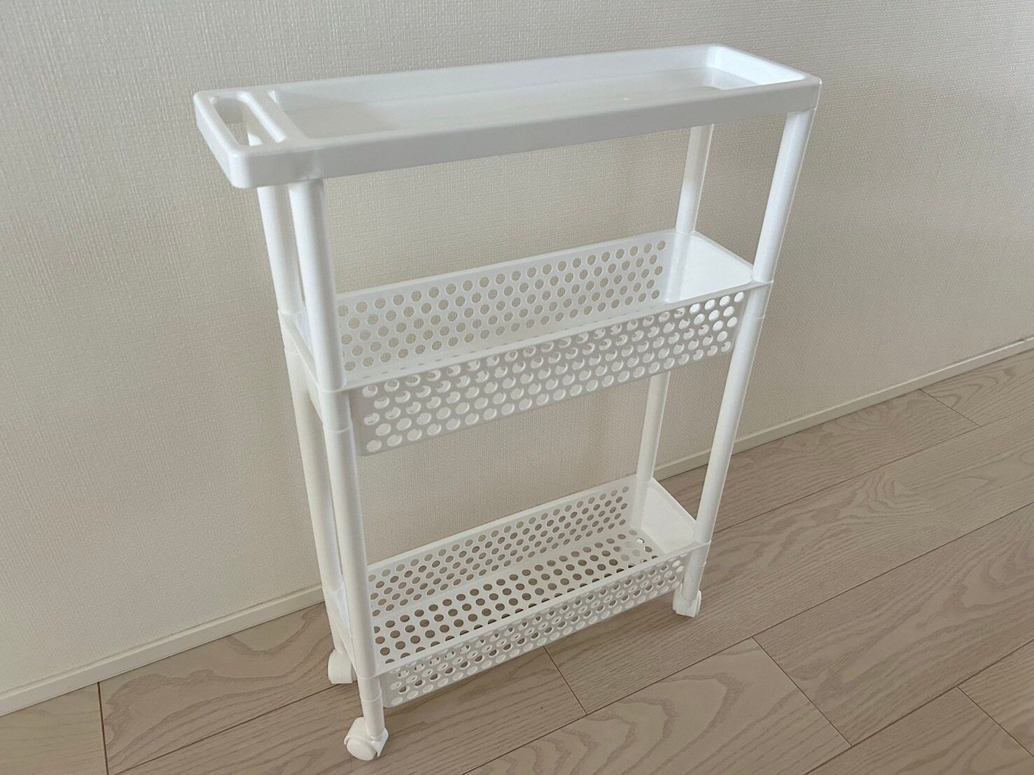 【ダイソー】550円だけど買い!プロもおすすめのスッキリ隙間収納が叶う優秀アイテムを発見