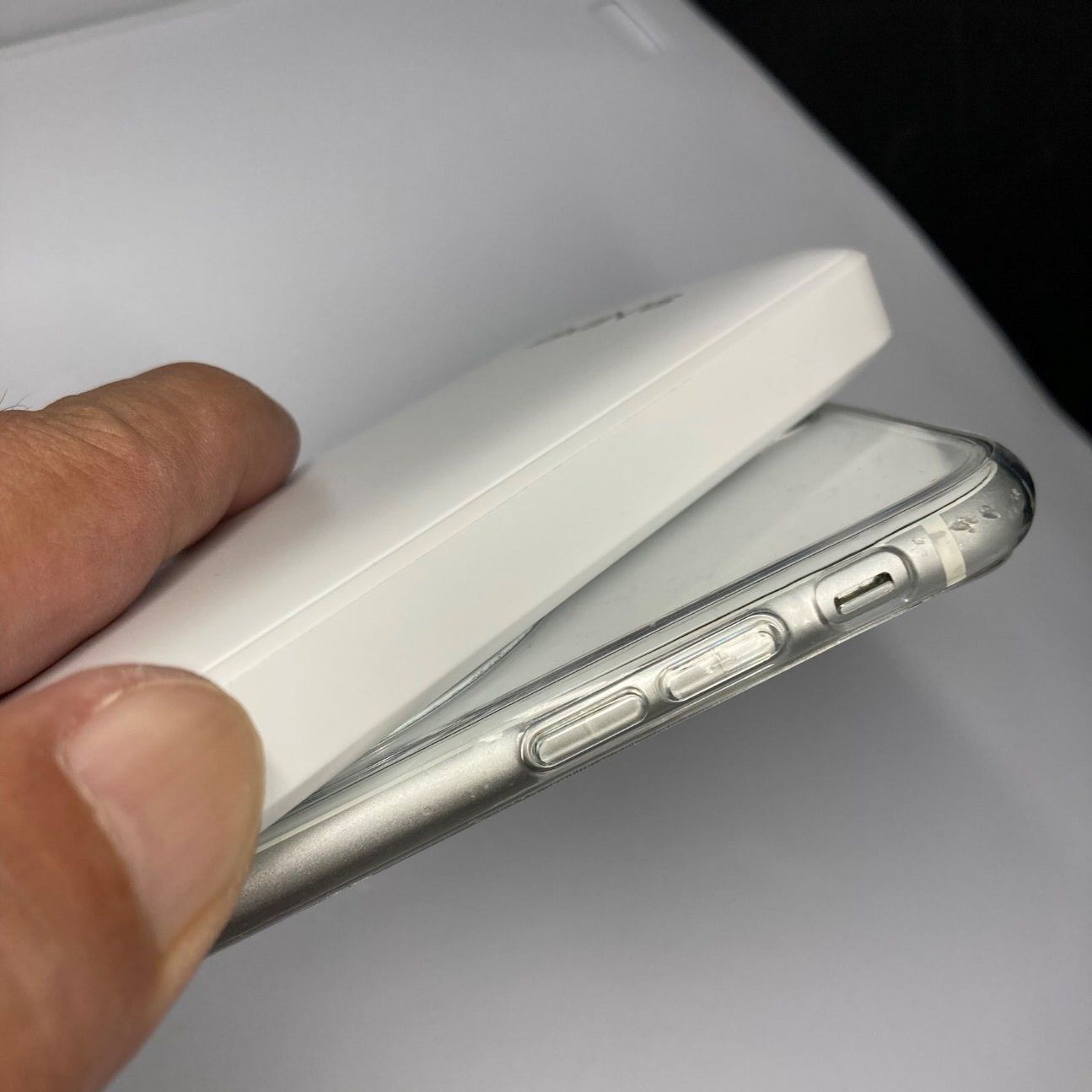 ダイソーすごすぎ！110円でめんどうなスマホ充電の悩みを一挙解決できちゃった