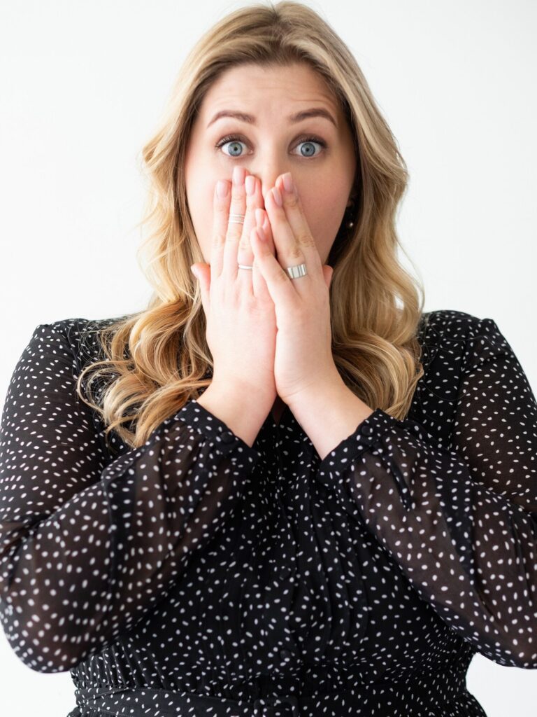 一歩間違えるとダサいおばさんに！40代が黒い服を着るときに気をつけること3つ