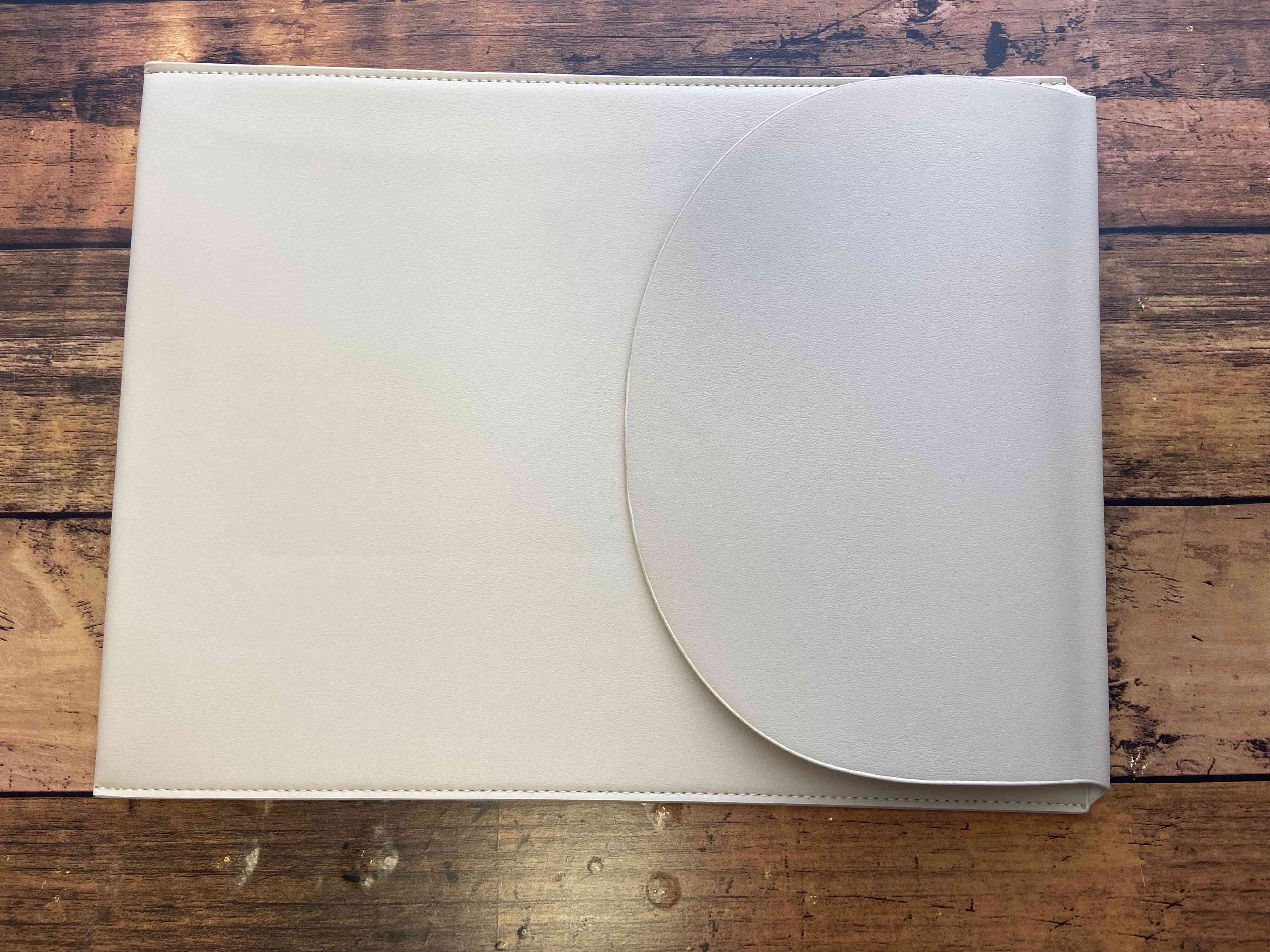 3COINS 載せて使えるPCケース