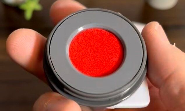 印鑑とセットで置きたい！【セリア】「生活の質が上がる」「考えた人天才！」必要なものが一緒になった万能アイテム！