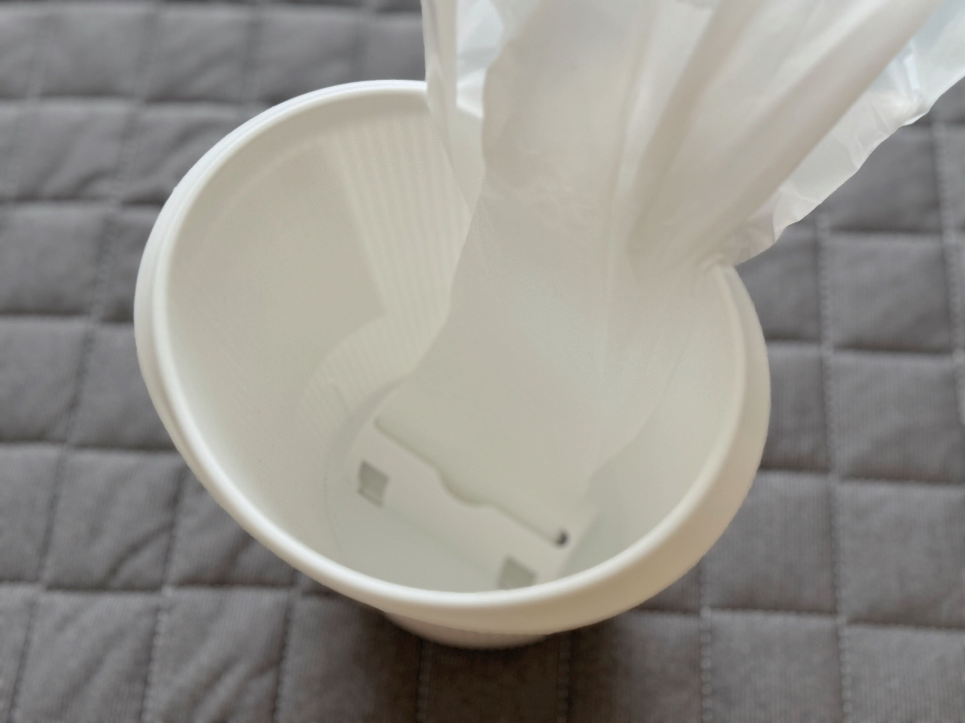 ゴミ袋がつながっている!?底から引っ張り出すだけ！