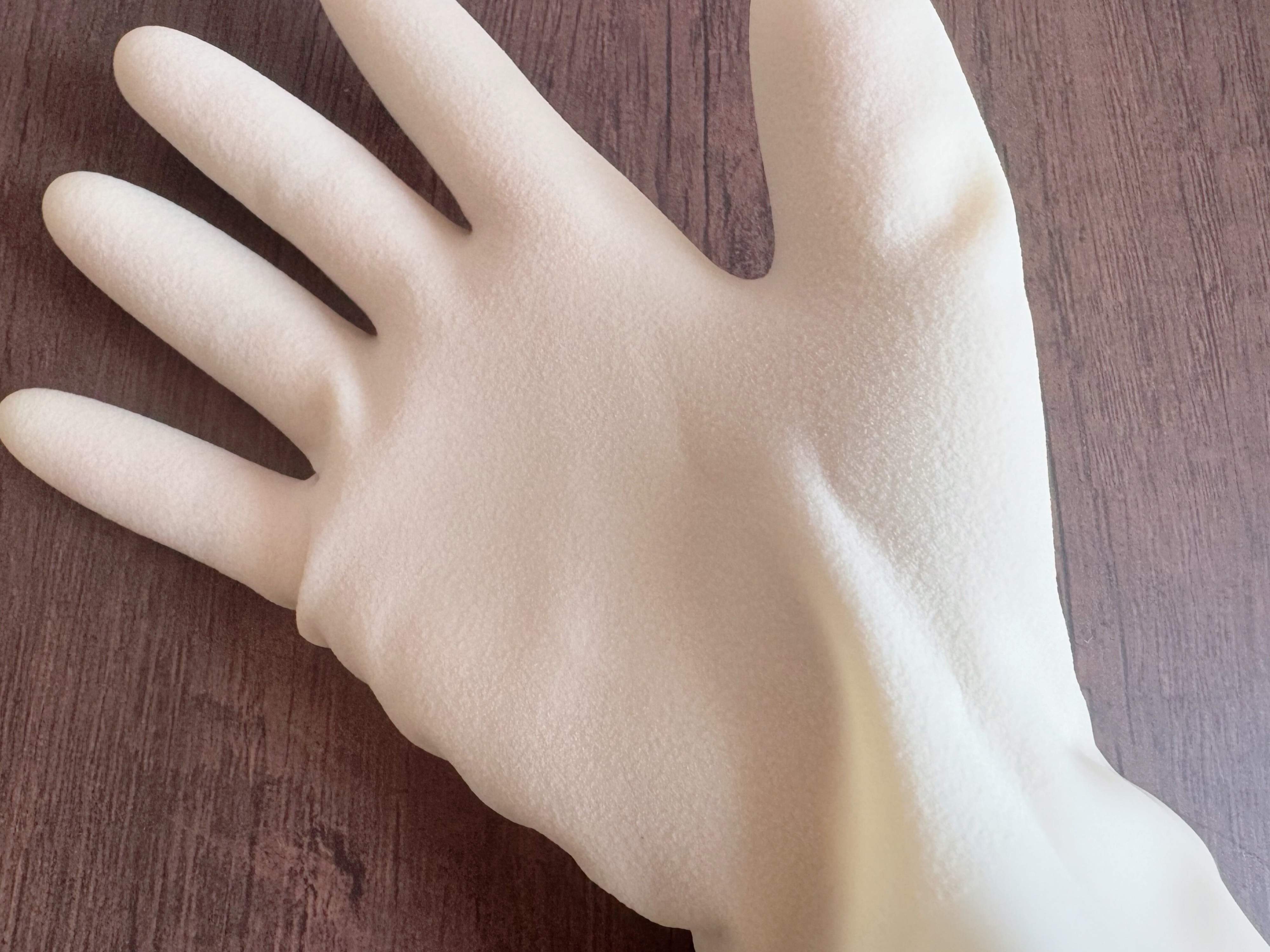 3．表面はザラっとした肌触りで食器洗いに最適だから