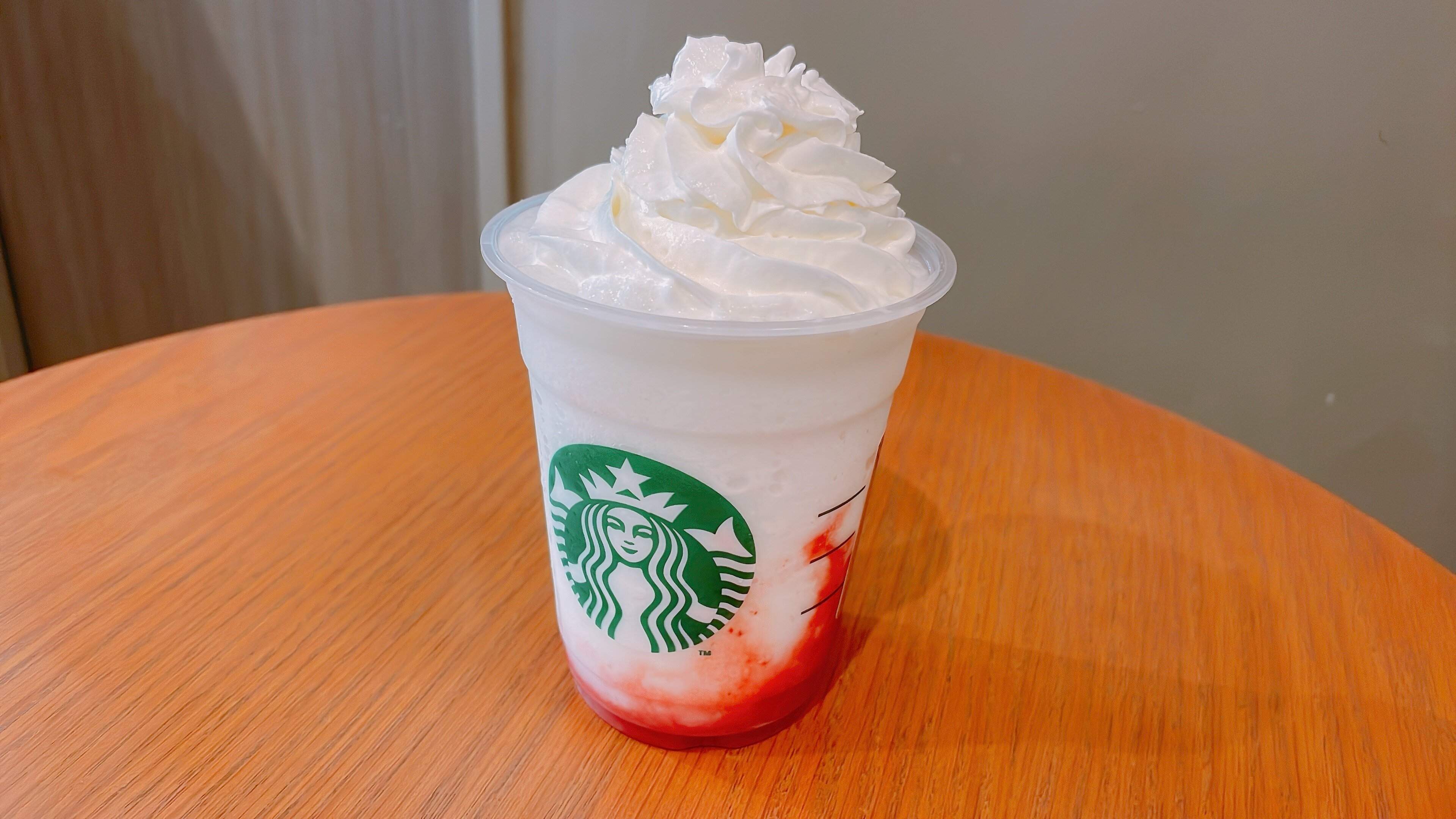 スターバックス ストロベリーフラペチーノ