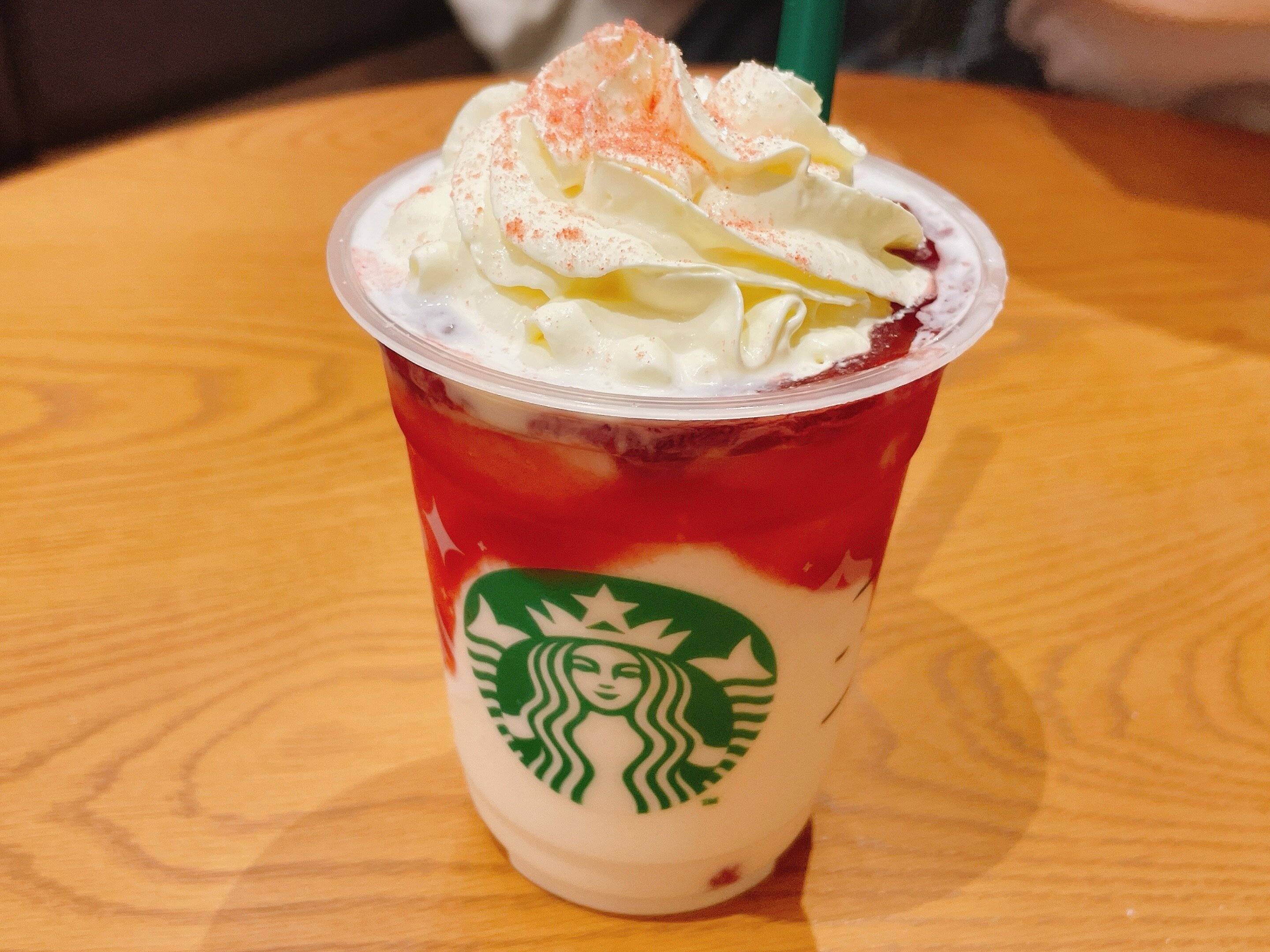 ストロベリーメリークリームフラペチーノ