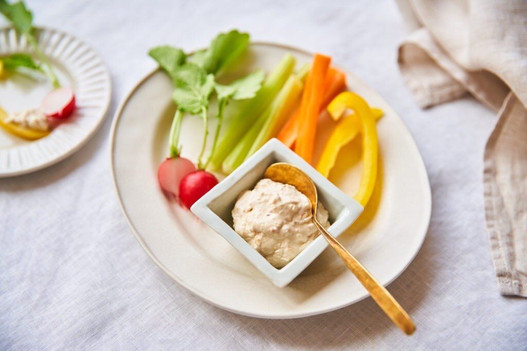 クリームチーズ入り発酵ディップと野菜スティック