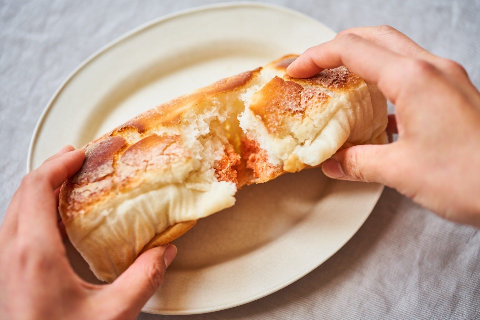 クリームチーズ入り100%米粉パン明太子入り