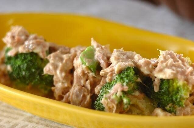 クリームチーズ入りブロッコリーとツナのサラダ