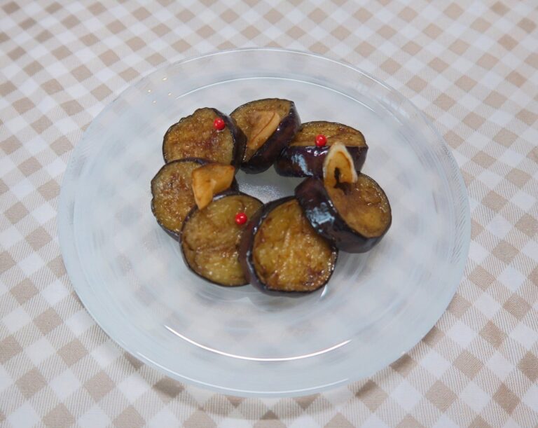 【旬食材】焼いて漬けるだけ！「なすのバルサミコマリネ」のつくり方