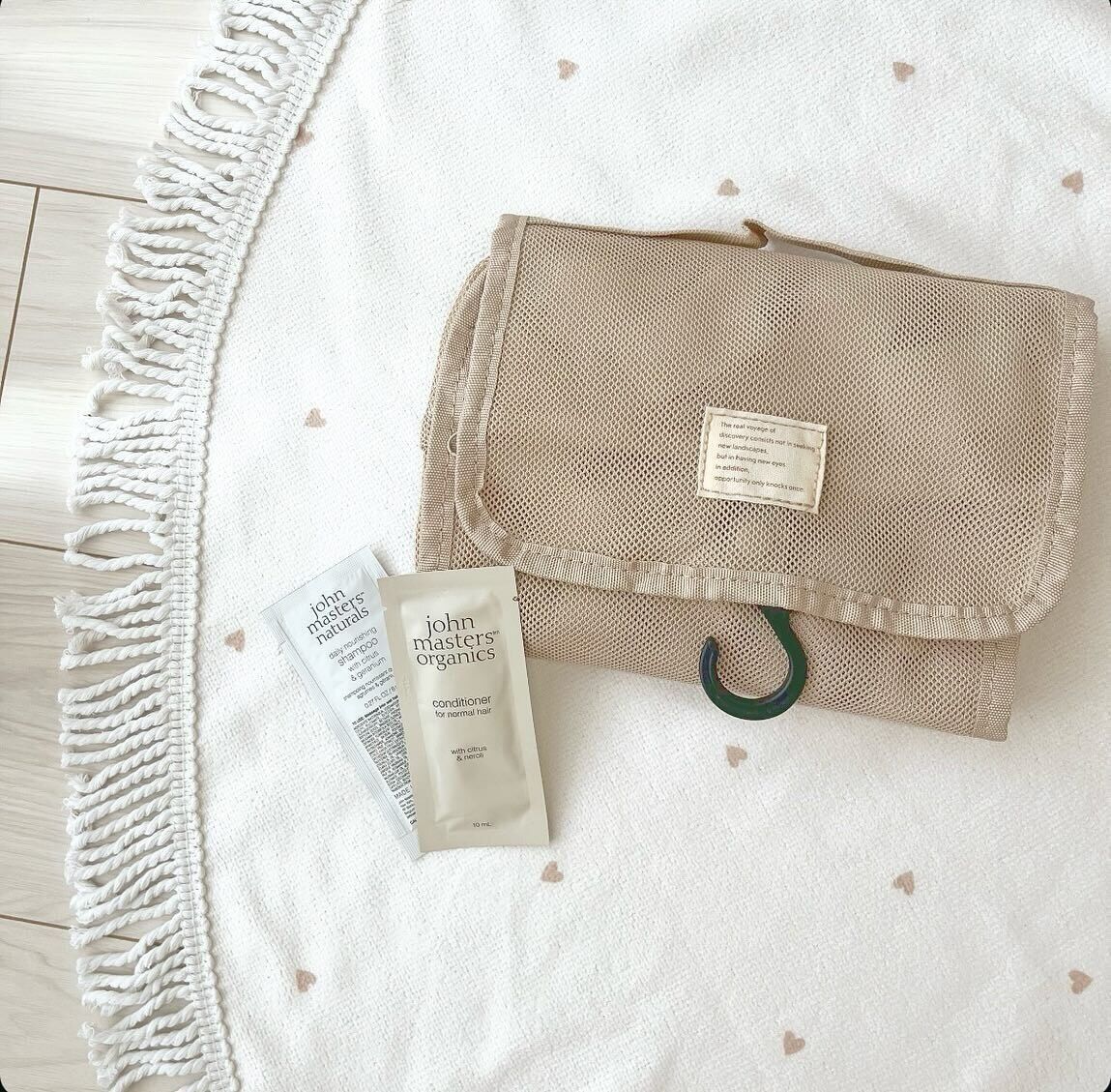 旅行のお供に！「メッシュ3段吊り下げポーチ」