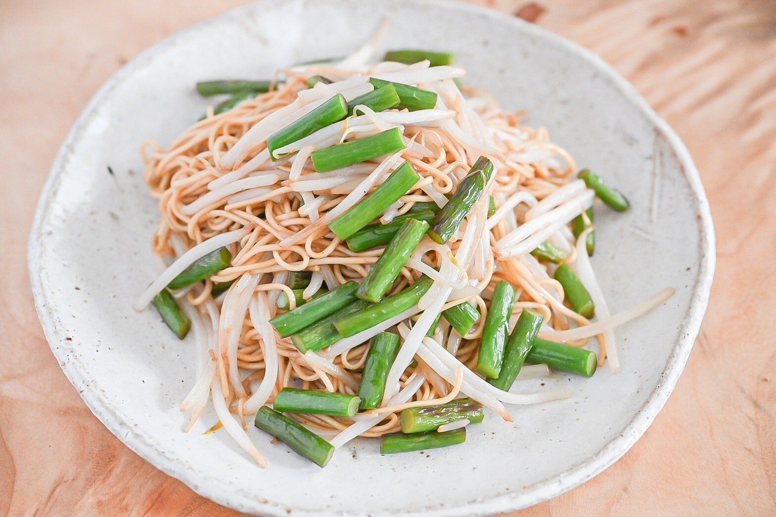 皿にのった香港式焼きそば