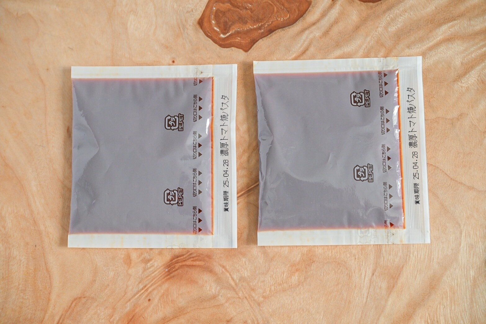 フライパンひとつで作る　濃厚トマト焼パスタの素の中