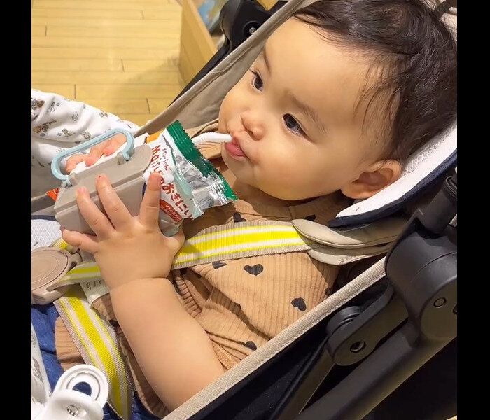 【セリア】広げると倍の大きさ!コンパクト紙パックホルダー