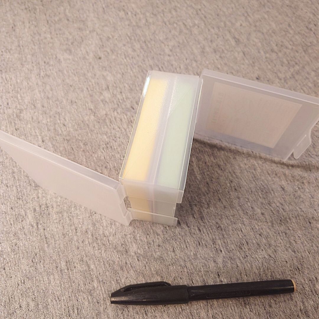 セリアの「ふせんボックス 両面タイプ クリア」