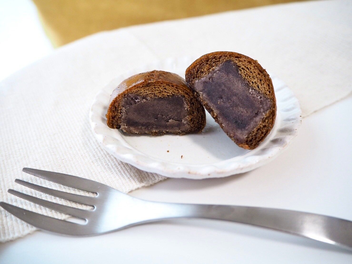 シャトレーゼ「かりんとう饅頭」断面写真