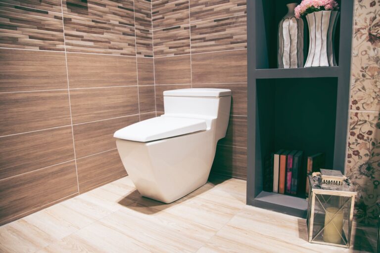 トイレのおしゃれな壁紙5選。選び方やおすすめの機能を紹介
