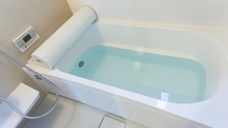 正直どのくらい使ってる……？お風呂の“残り湯”の実情