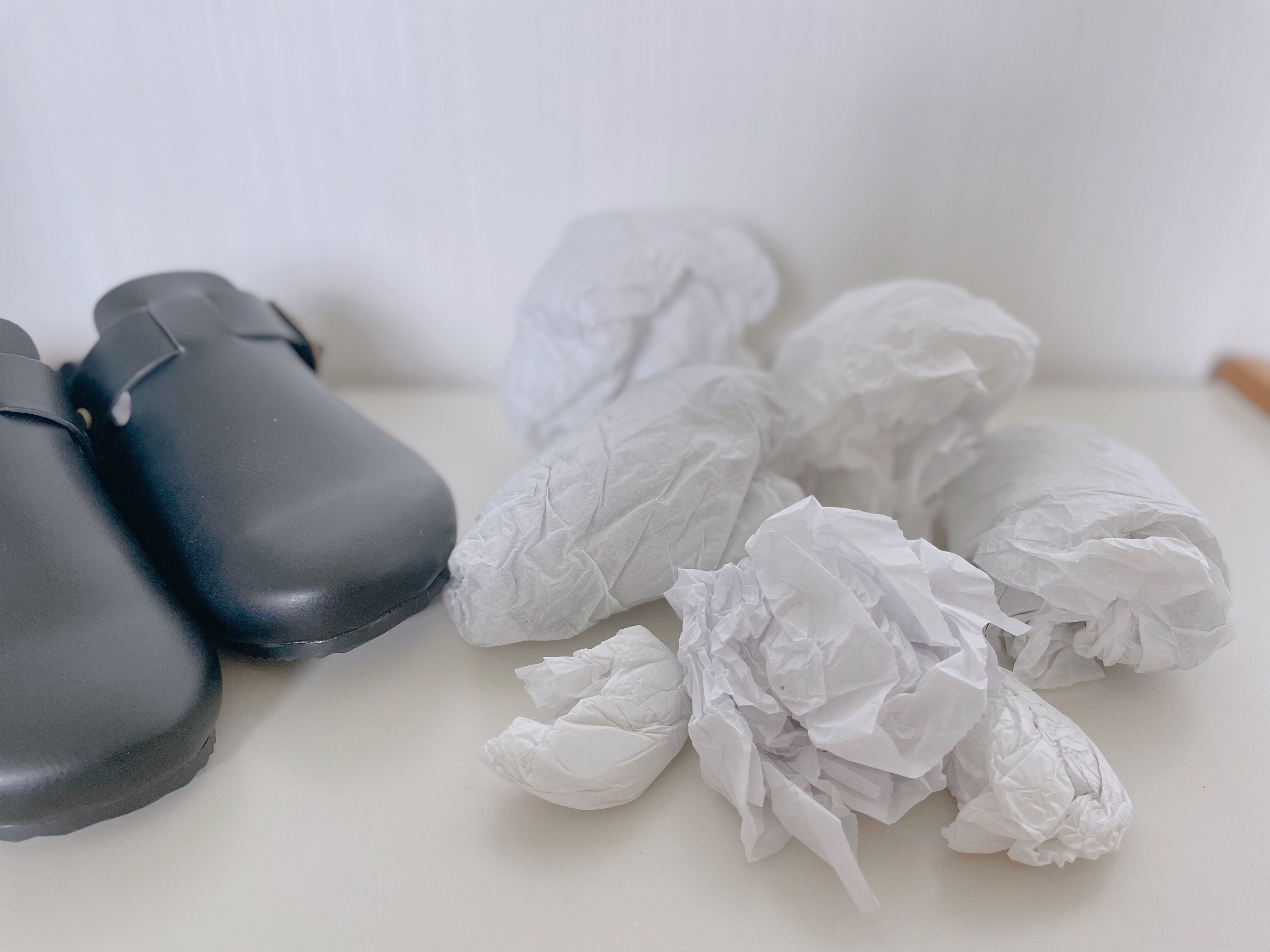 靴を買った時についてくる「型崩れ防止の紙」はそのまま捨てないで!じつはまだまだ活用できるんです!