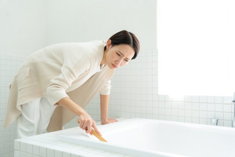 水まわりで見かけるピンク色の汚れはなに？正体と繁殖・発生させないコツ