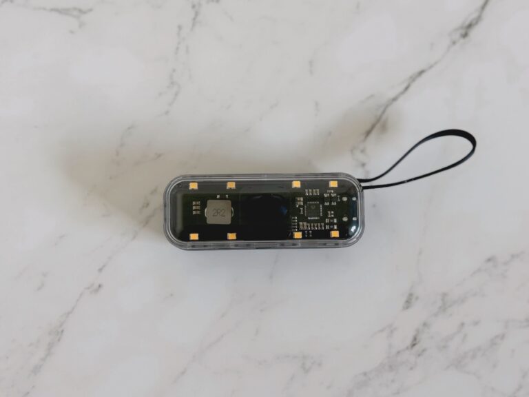 【3COINS】スリコから進化したモバイルバッテリーが出た！高額商品だけどむしろ買わなきゃ損！