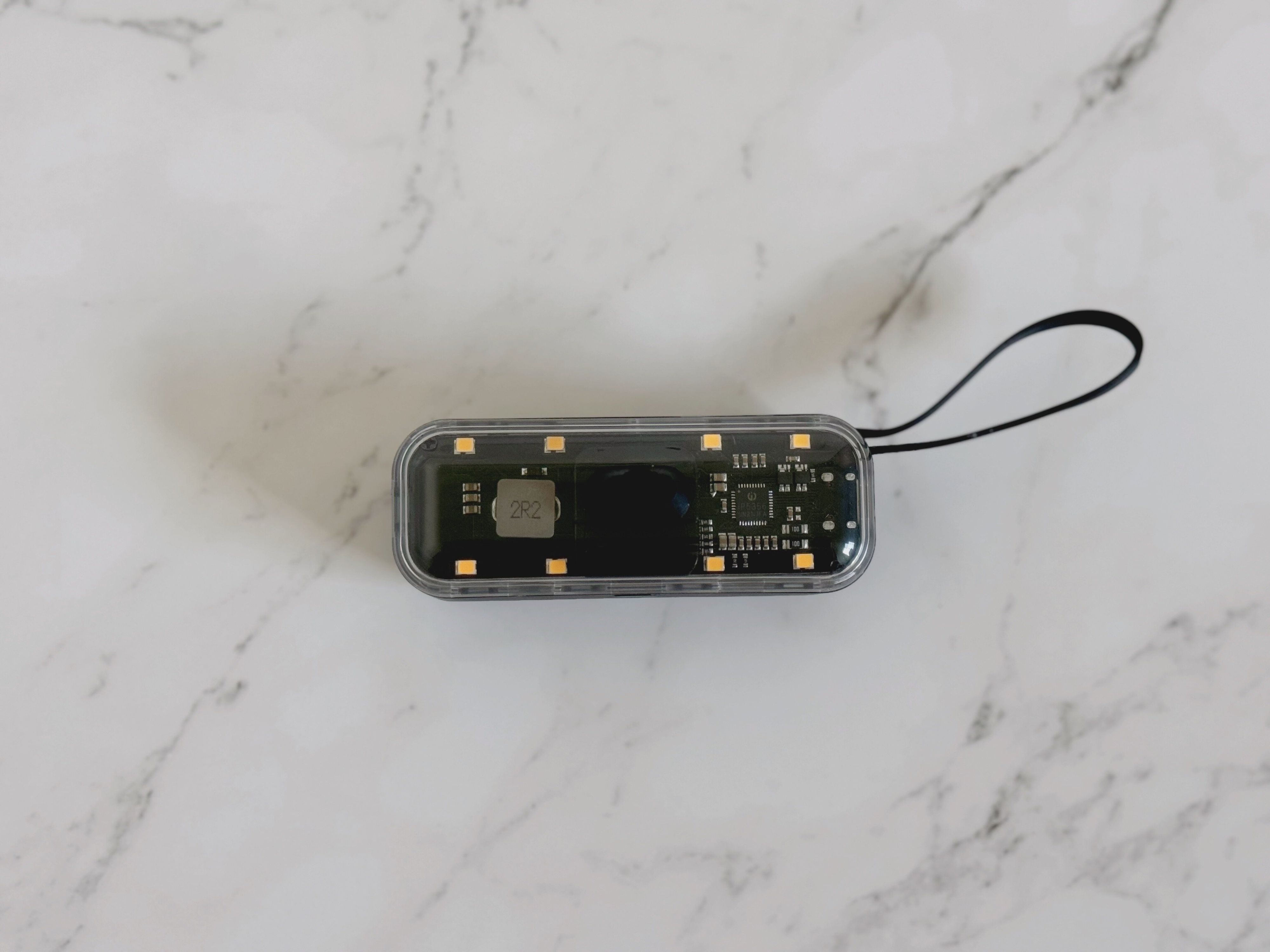 【3COINS】買わなきゃ損!ただのモバイルバッテリーじゃない一石二鳥の機能におどろき!